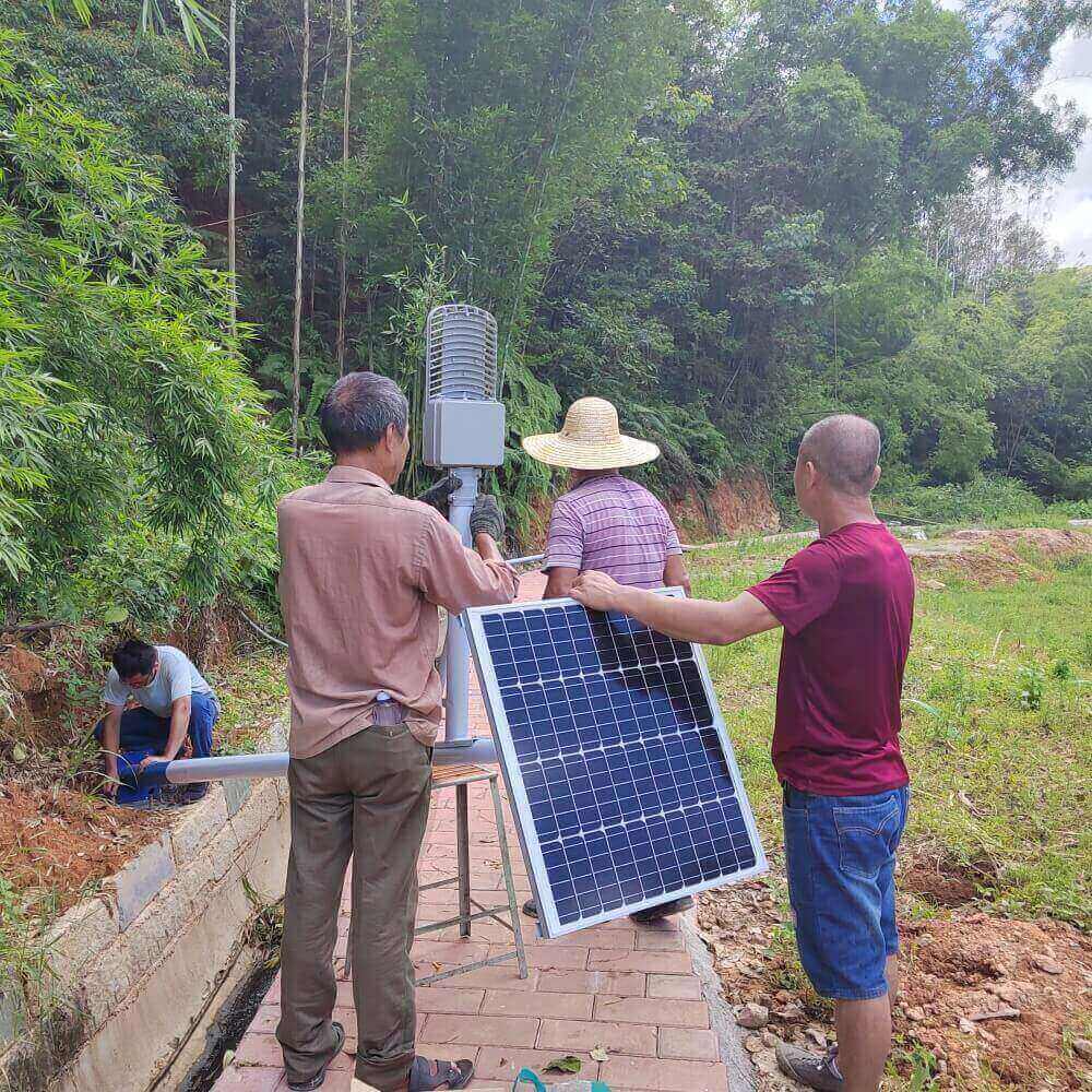 usine de lampadaires solaires