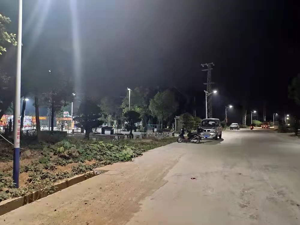 Réverbère Led Waterpoof IP65 à Lumens Élevés Réverbère Led Waterpoof IP65 à Lumens Élevés